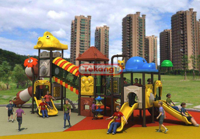 幼兒園滑梯